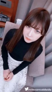 桃子奶小姐姐 胸型真不错 聊天吃烧烤 调情啪啪完不过瘾 自己还要偷偷抠一抠穴